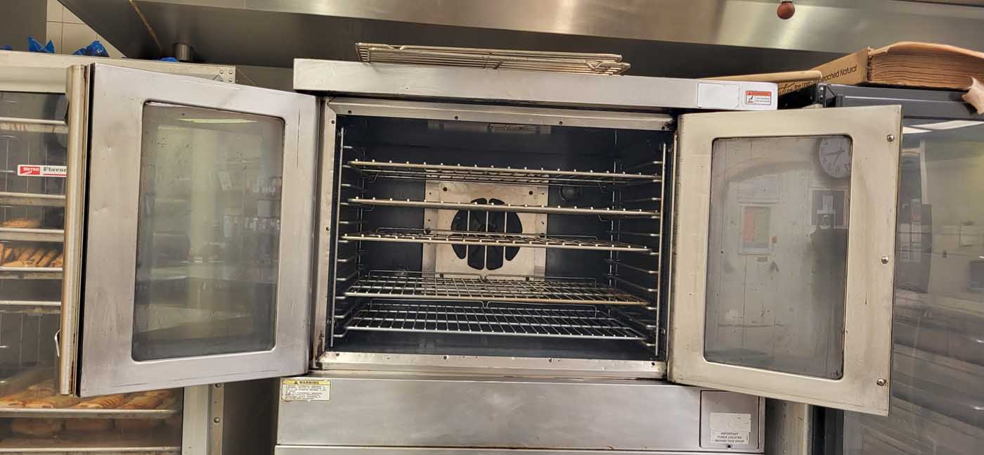 restaurant-kitchen-commercial-oven-cleaning-ohio-after4 After Ohio Commercial restaurant cleaning company cleaned the commercial oven.